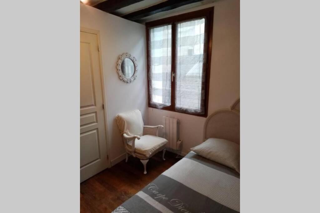 Meuble Tourisme Classe 1 Etoile - Coeur De Ville Quartier Cathedrale Тур Екстериор снимка
